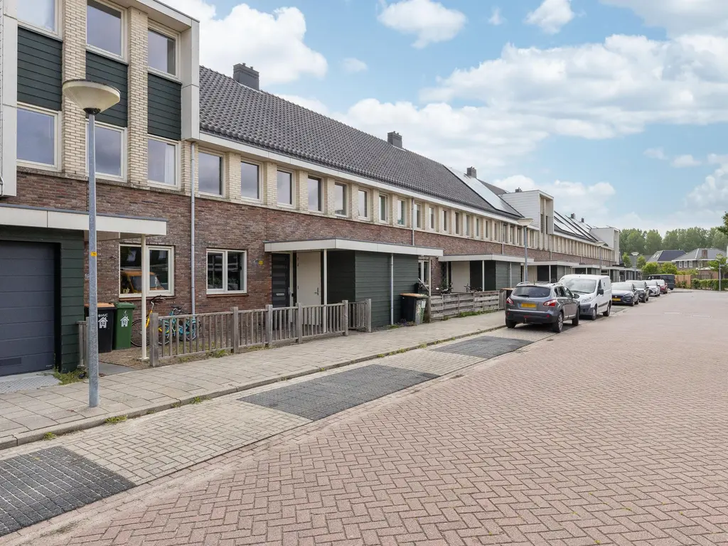 Juttepeer 50, Winkel