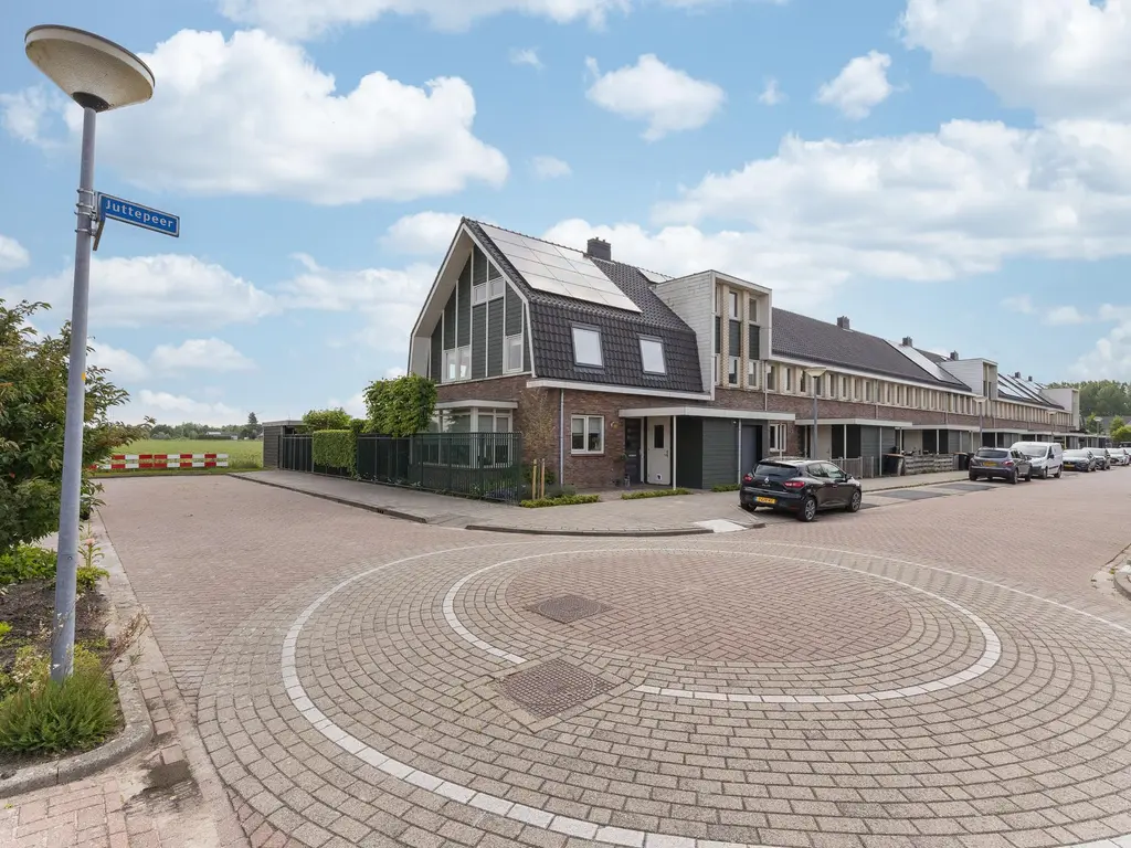 Juttepeer 50, Winkel