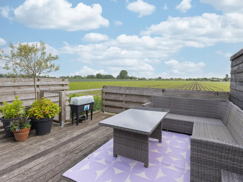 Juttepeer 50, Winkel