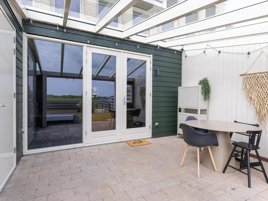 Juttepeer 50, Winkel