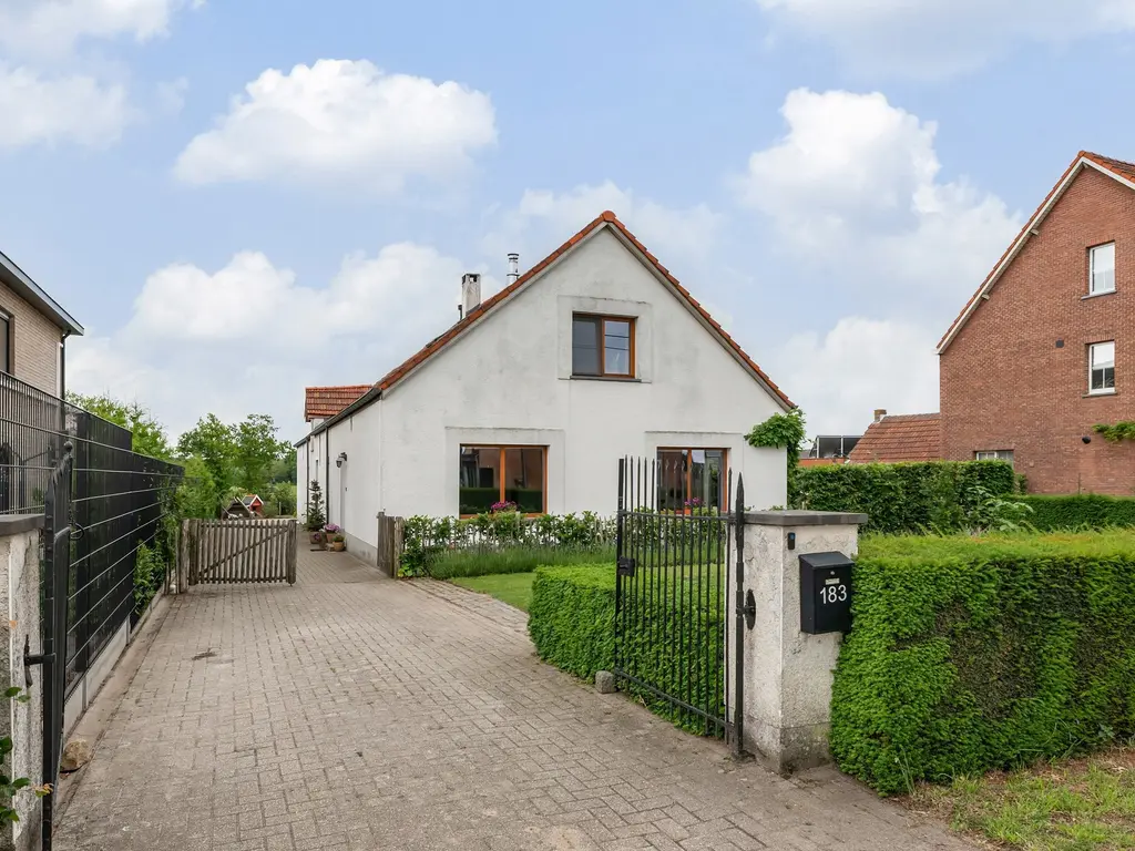 Steenweg op Ravels 183  , Oud-Turnhout