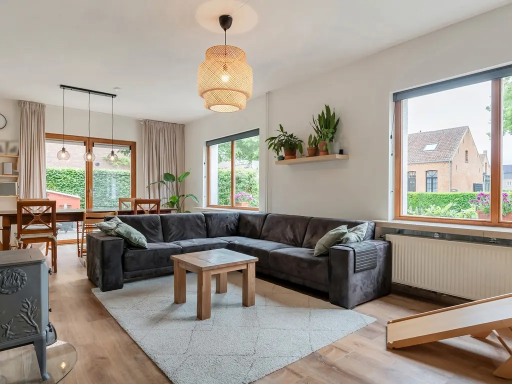 Steenweg op Ravels 183  , Oud-Turnhout