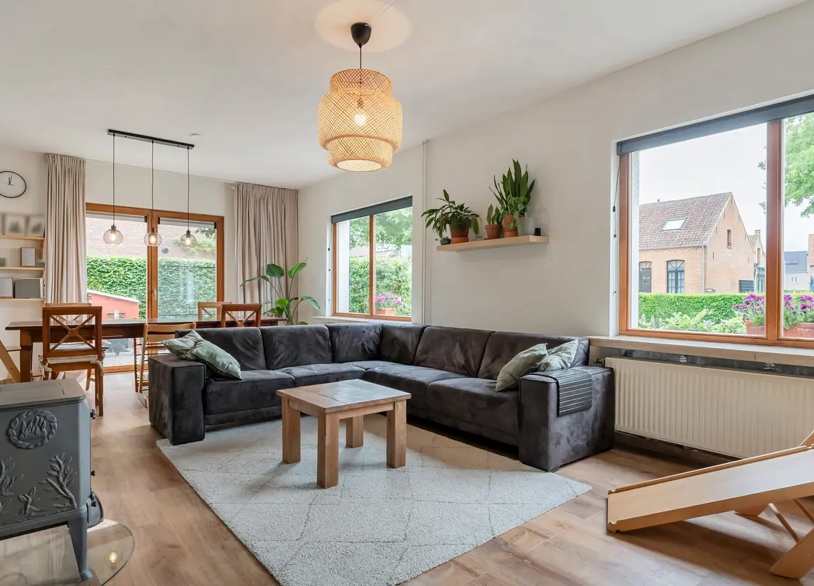 Steenweg op Ravels 183  
