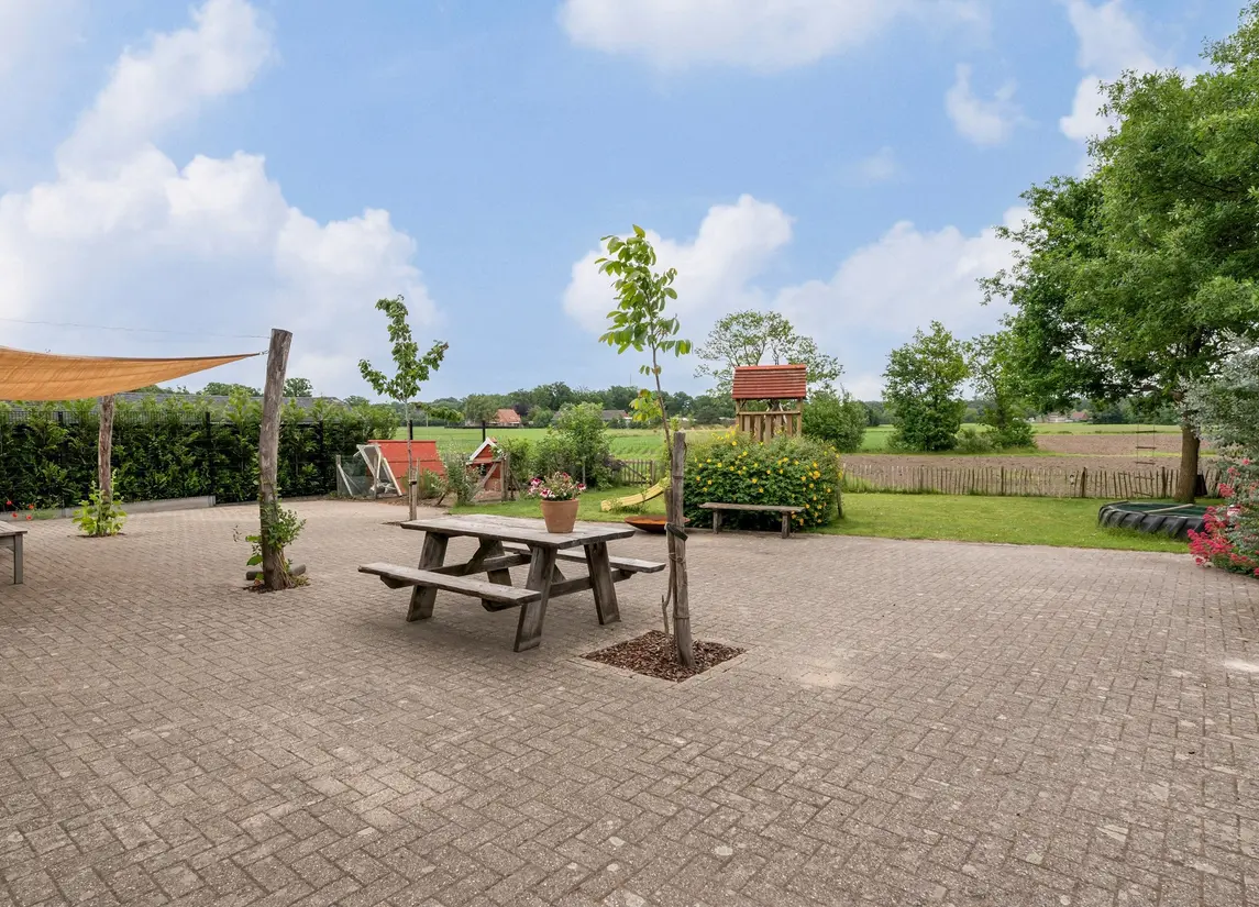 Steenweg op Ravels 183  