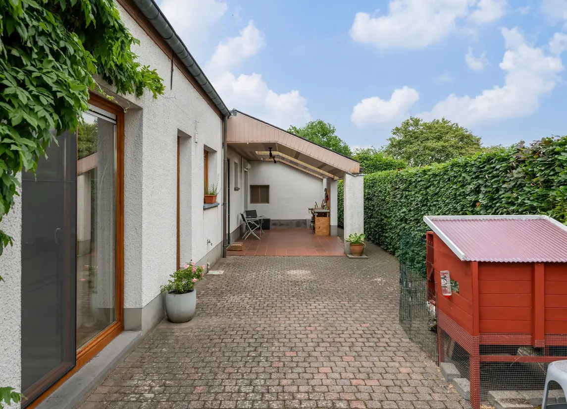 Steenweg op Ravels 183  