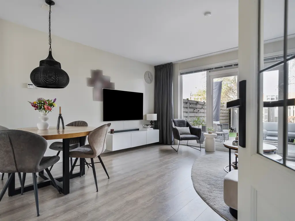 Eiberoord 10, Leiden