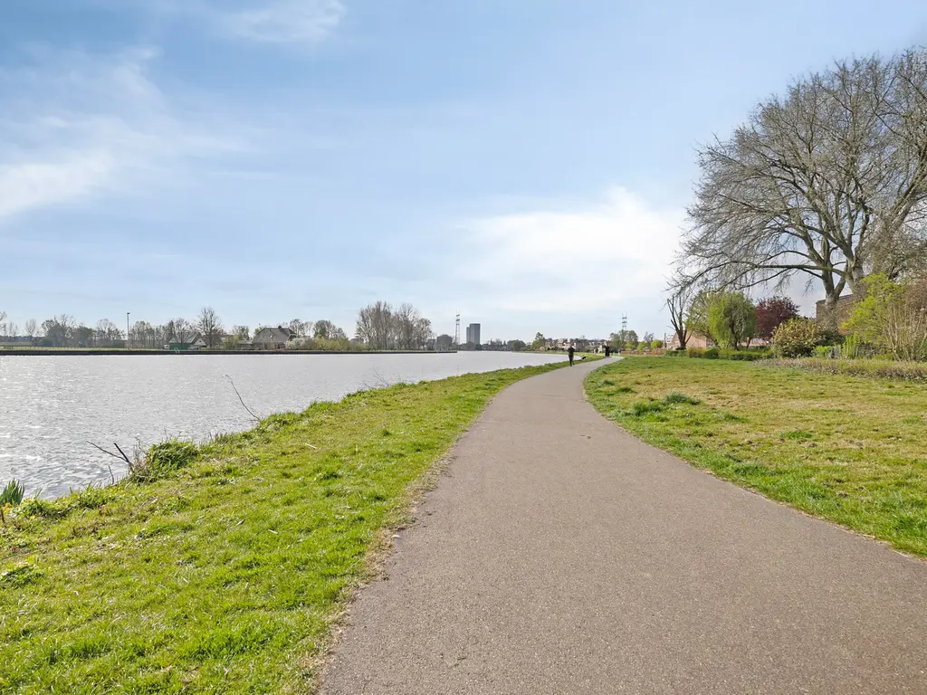 Eiberoord 10, Leiden