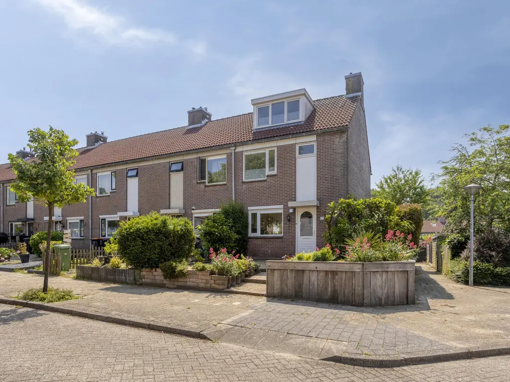 Hoefijzer 17, Zwaag