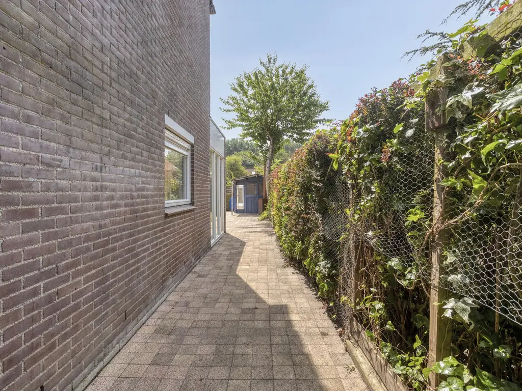 Hoefijzer 17, Zwaag
