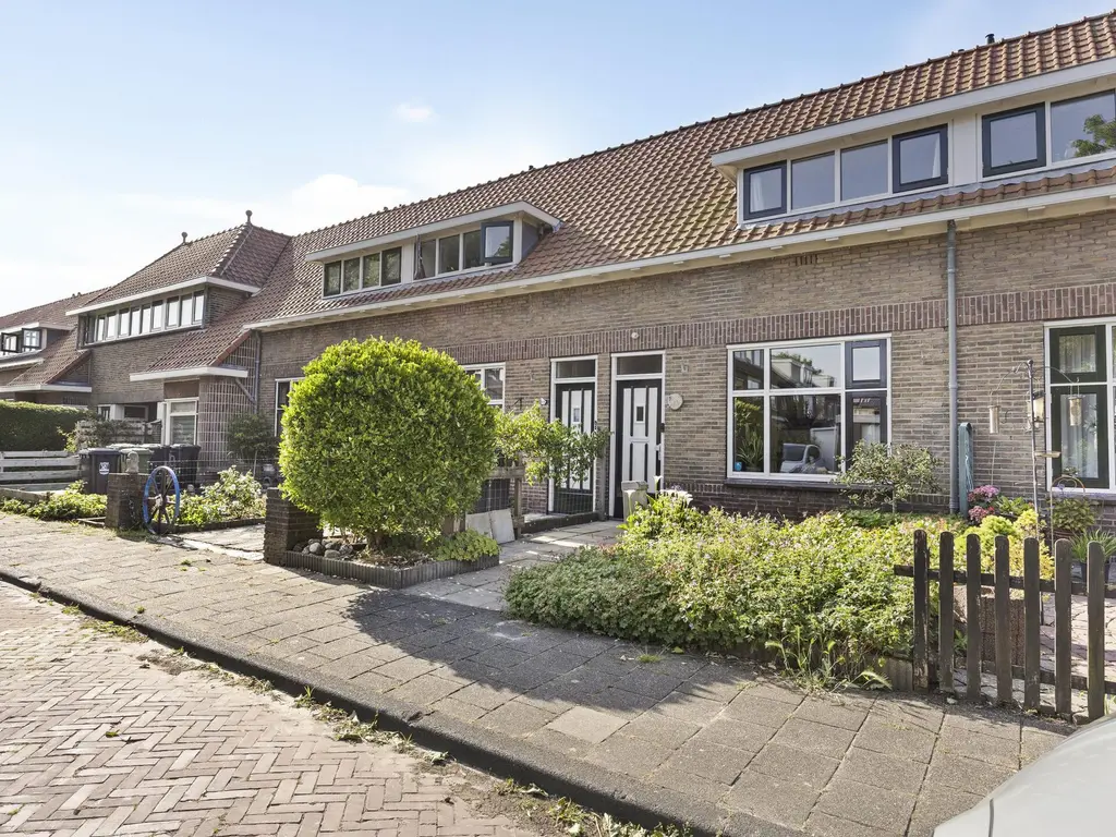 Westlandstraat 25, NAALDWIJK