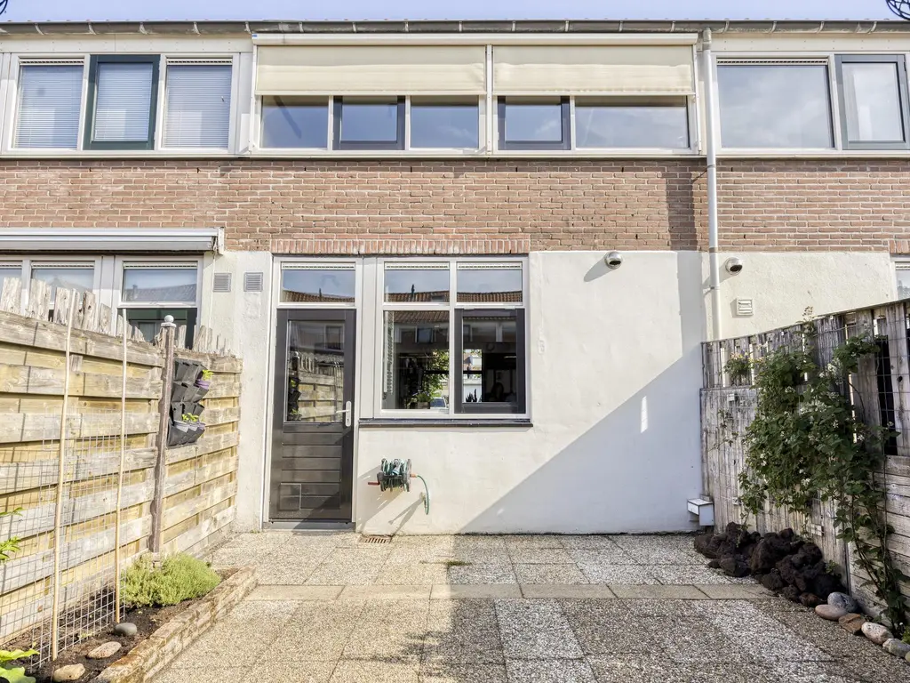 Westlandstraat 25, NAALDWIJK