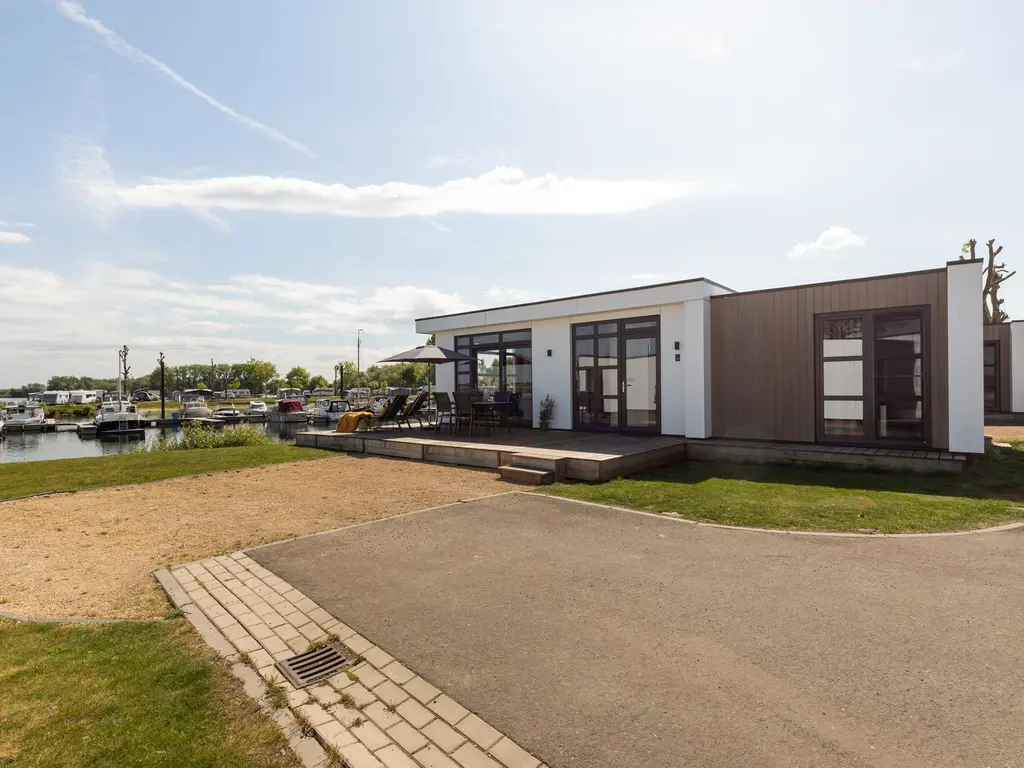 Rijnbandijk 36, MAURIK