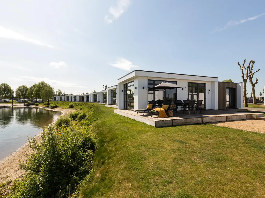 Rijnbandijk 36, MAURIK