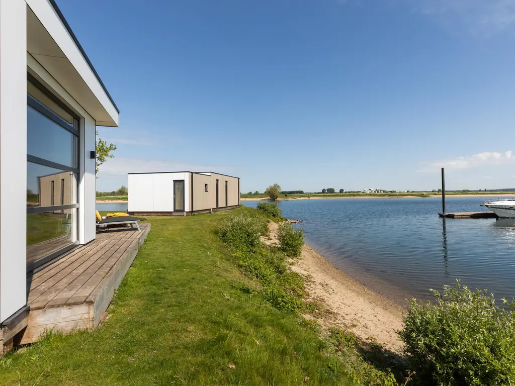 Rijnbandijk 36, MAURIK