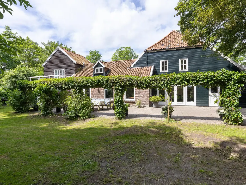Zuiderweg 12, Opperdoes
