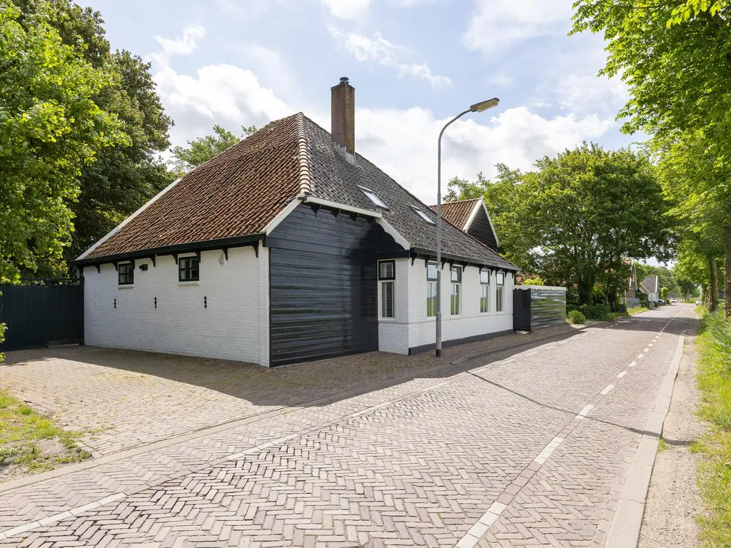 Zuiderweg 12, Opperdoes