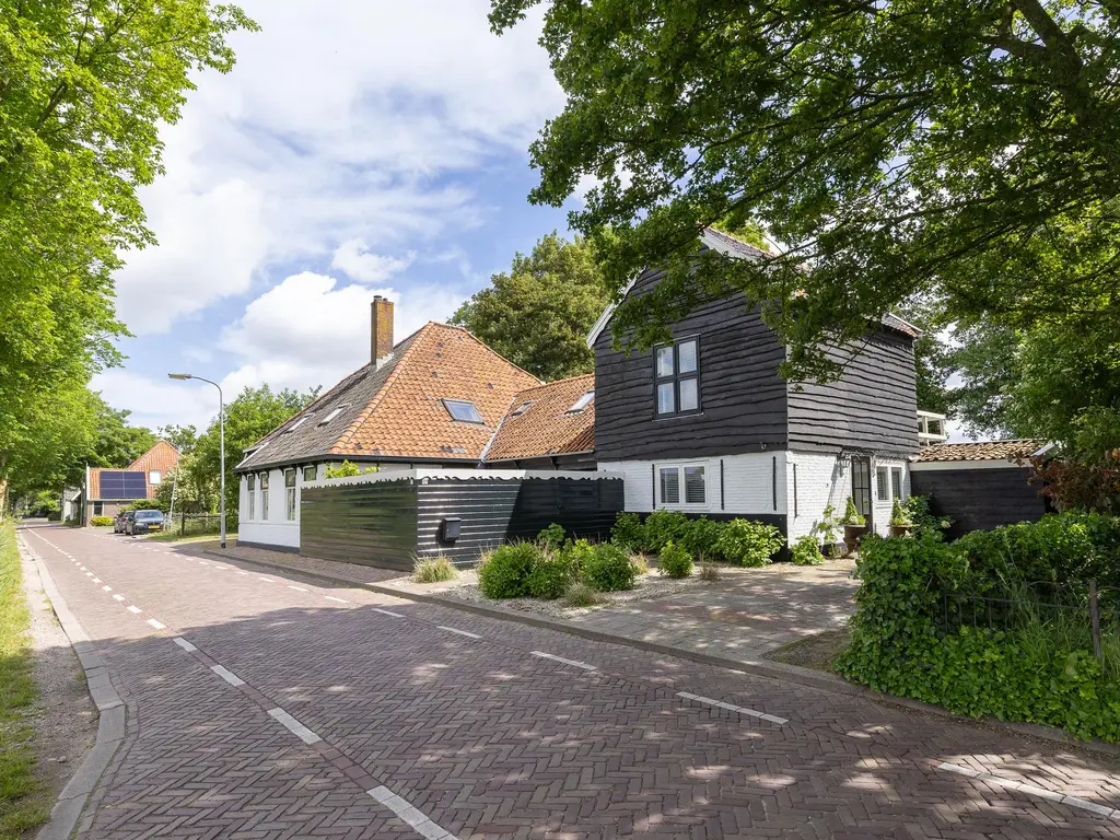 Zuiderweg 12, Opperdoes