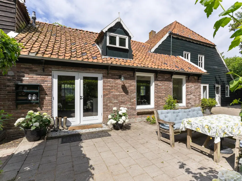 Zuiderweg 12, Opperdoes