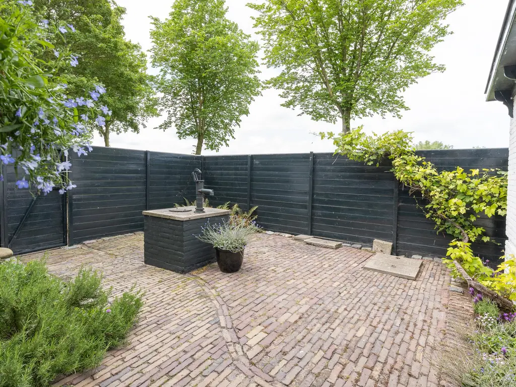 Zuiderweg 12, Opperdoes