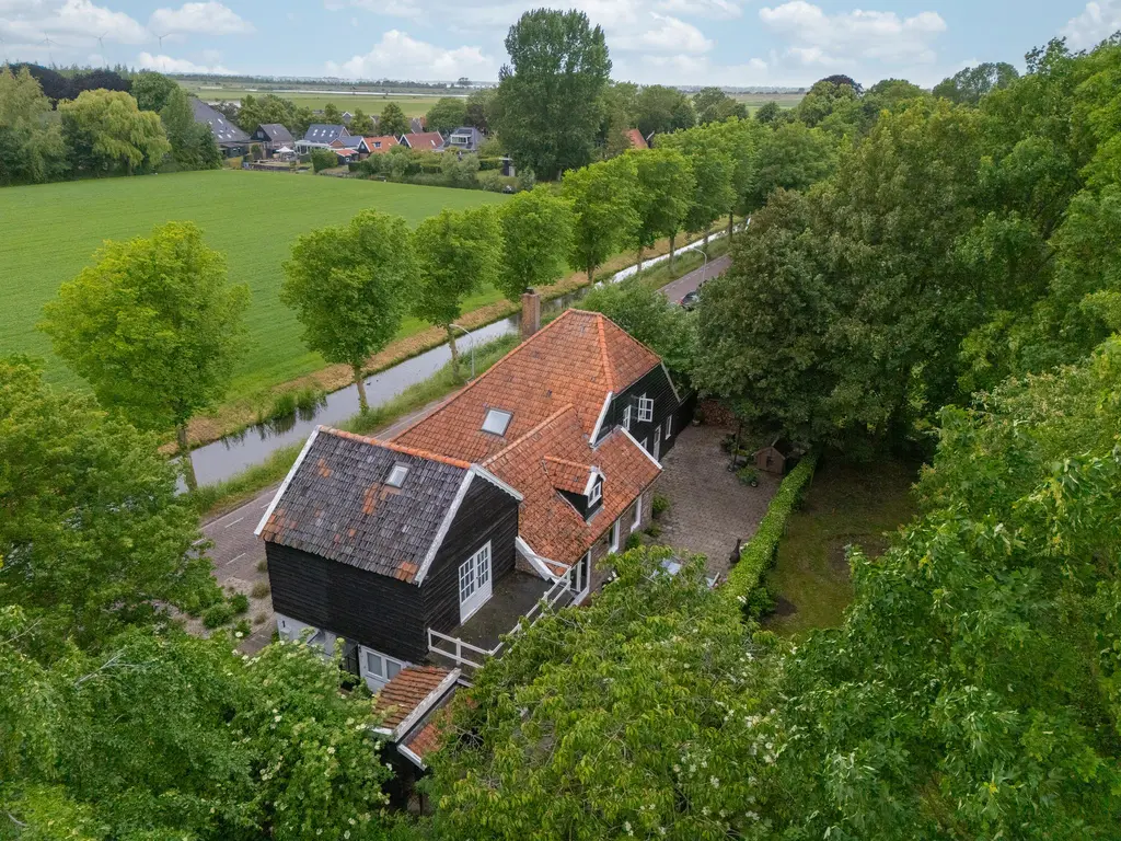 Zuiderweg 12, Opperdoes