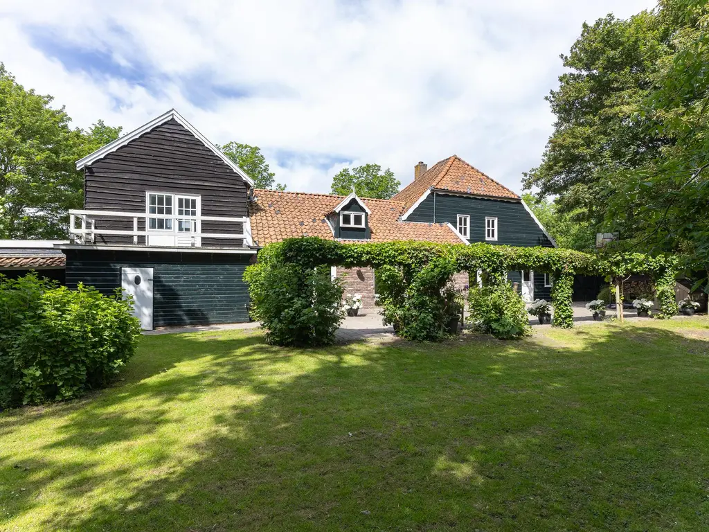 Zuiderweg 12, Opperdoes