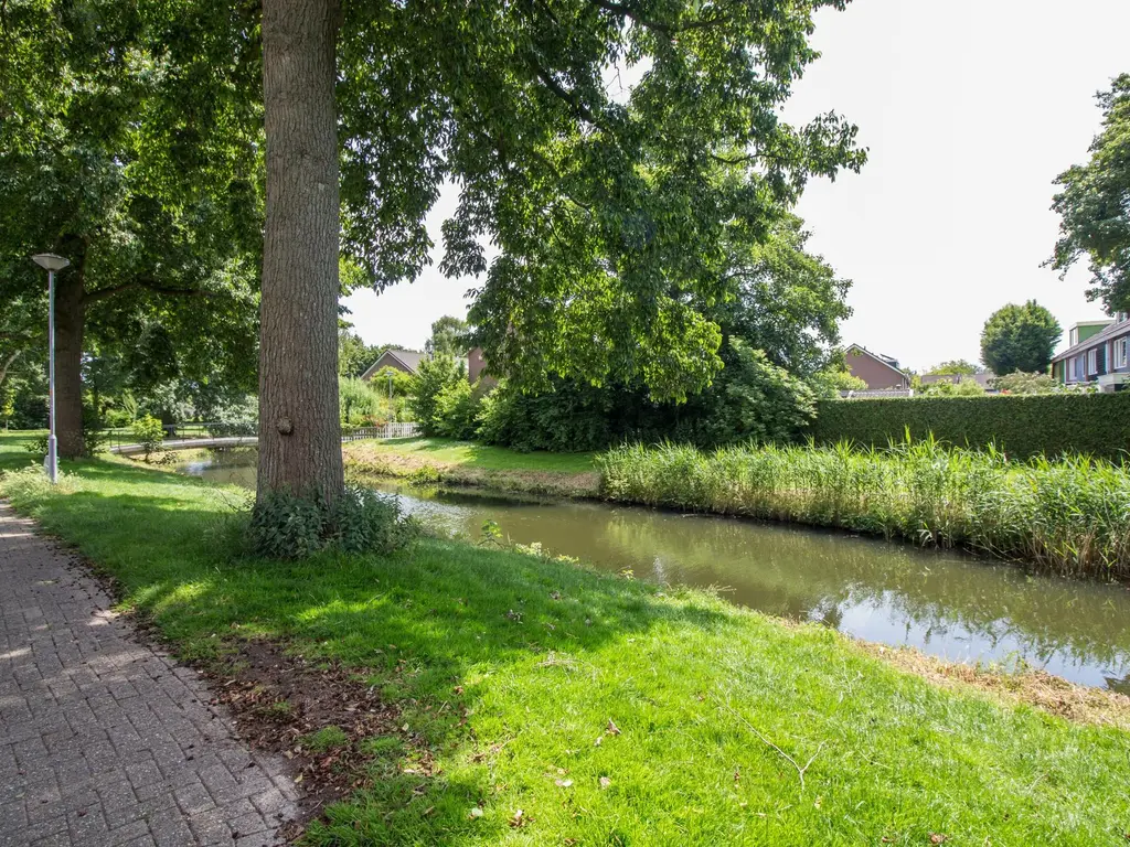 Duiker 50, GROOTEBROEK
