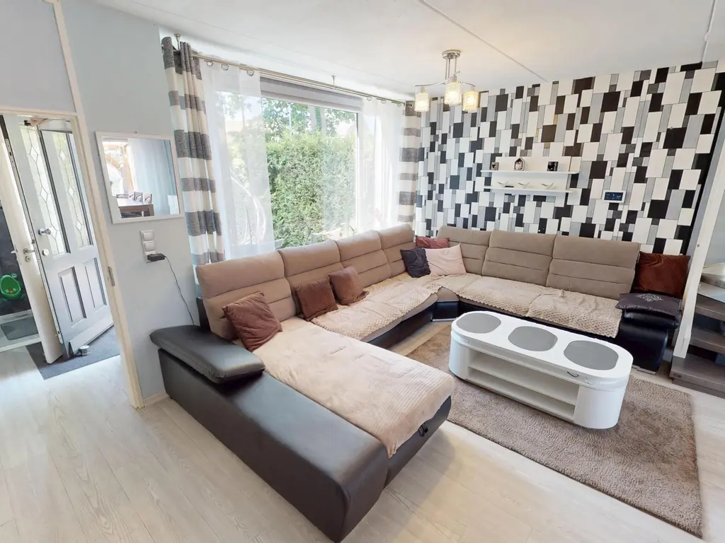 Duiker 50, GROOTEBROEK