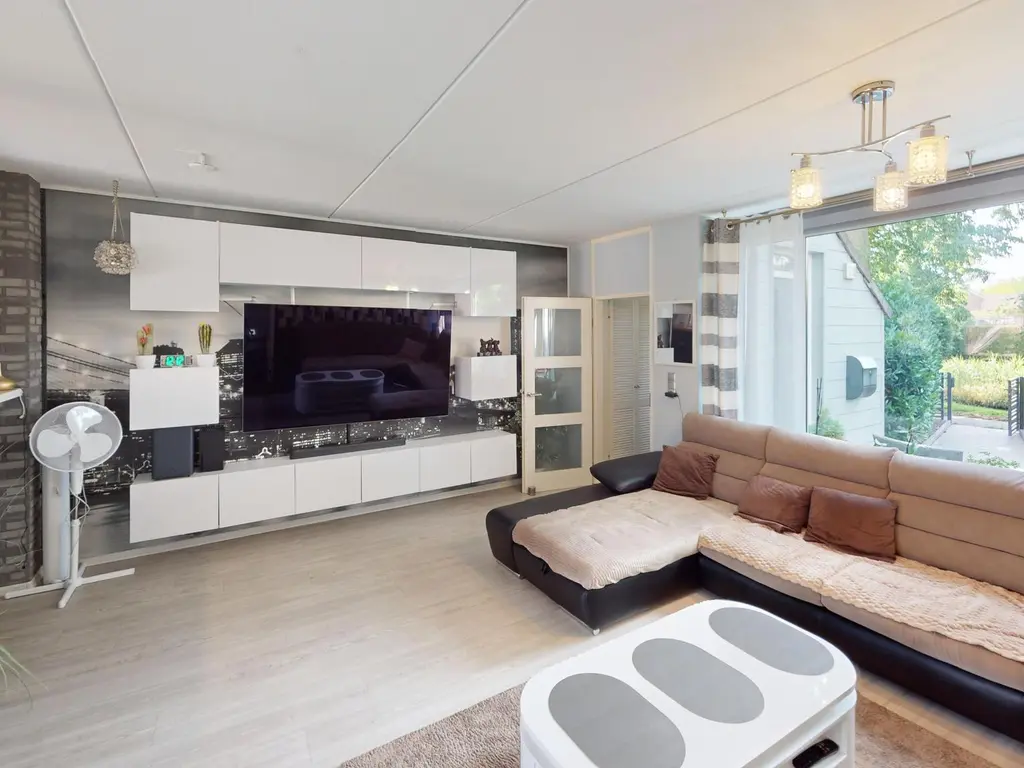 Duiker 50, GROOTEBROEK