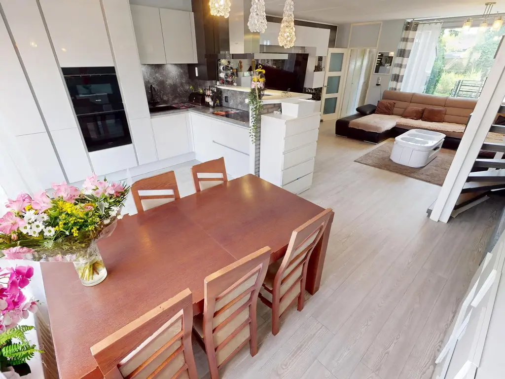 Duiker 50, GROOTEBROEK