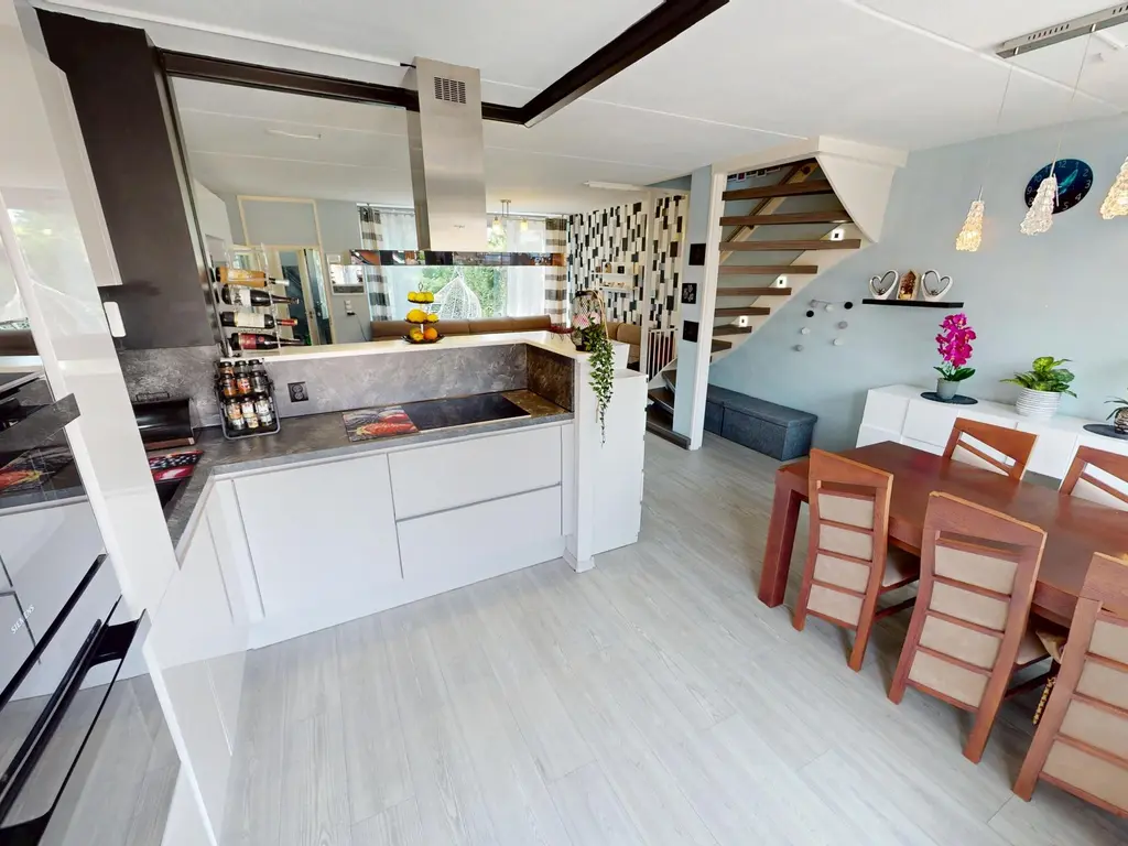 Duiker 50, GROOTEBROEK