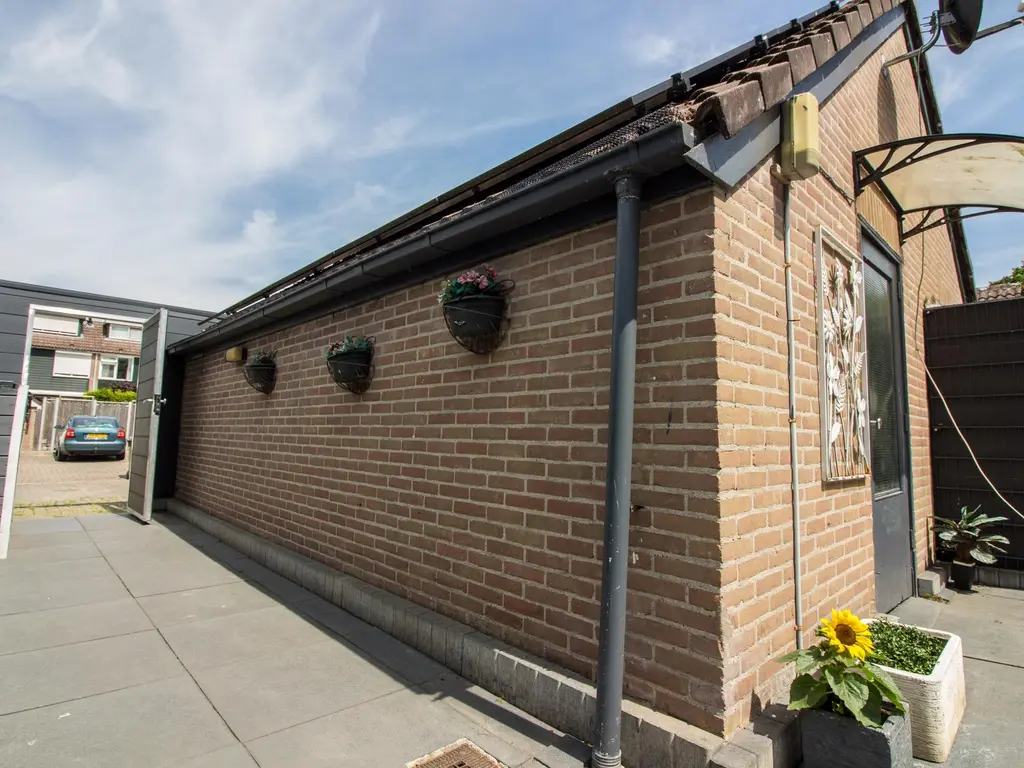 Duiker 50, GROOTEBROEK