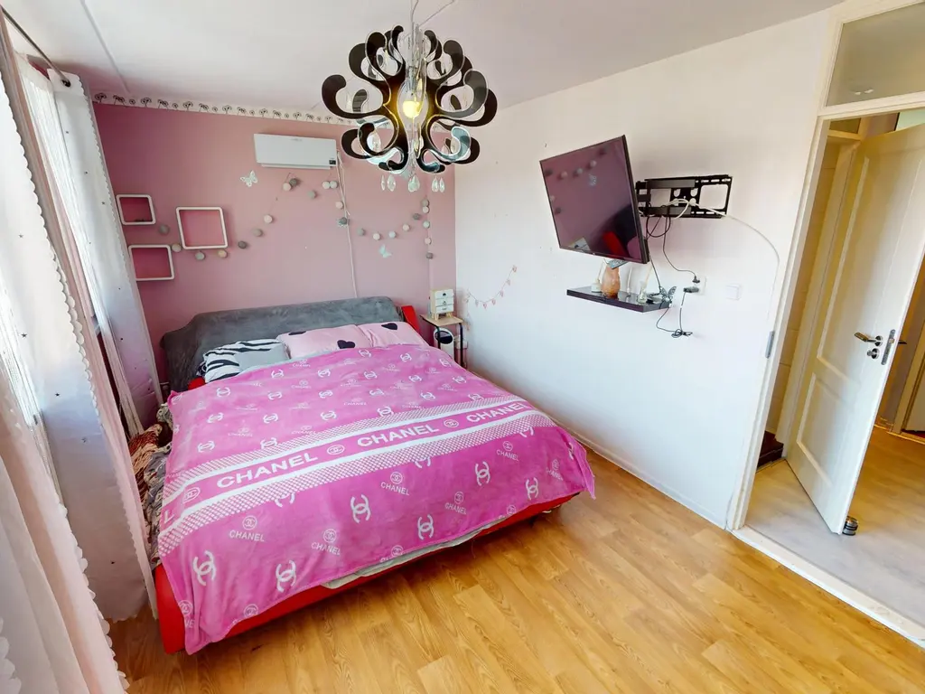 Duiker 50, GROOTEBROEK