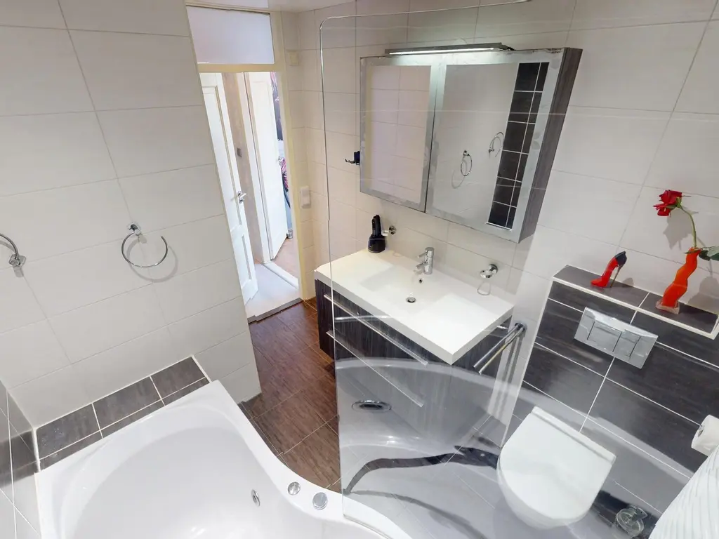 Duiker 50, GROOTEBROEK