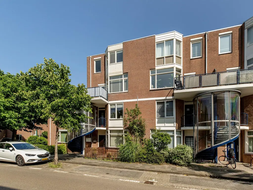 J. Bosmanstraat 30, 'S-GRAVENHAGE