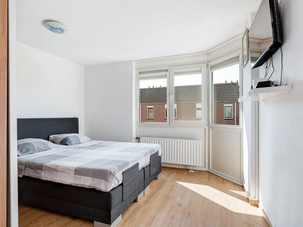 J. Bosmanstraat 30, 'S-GRAVENHAGE