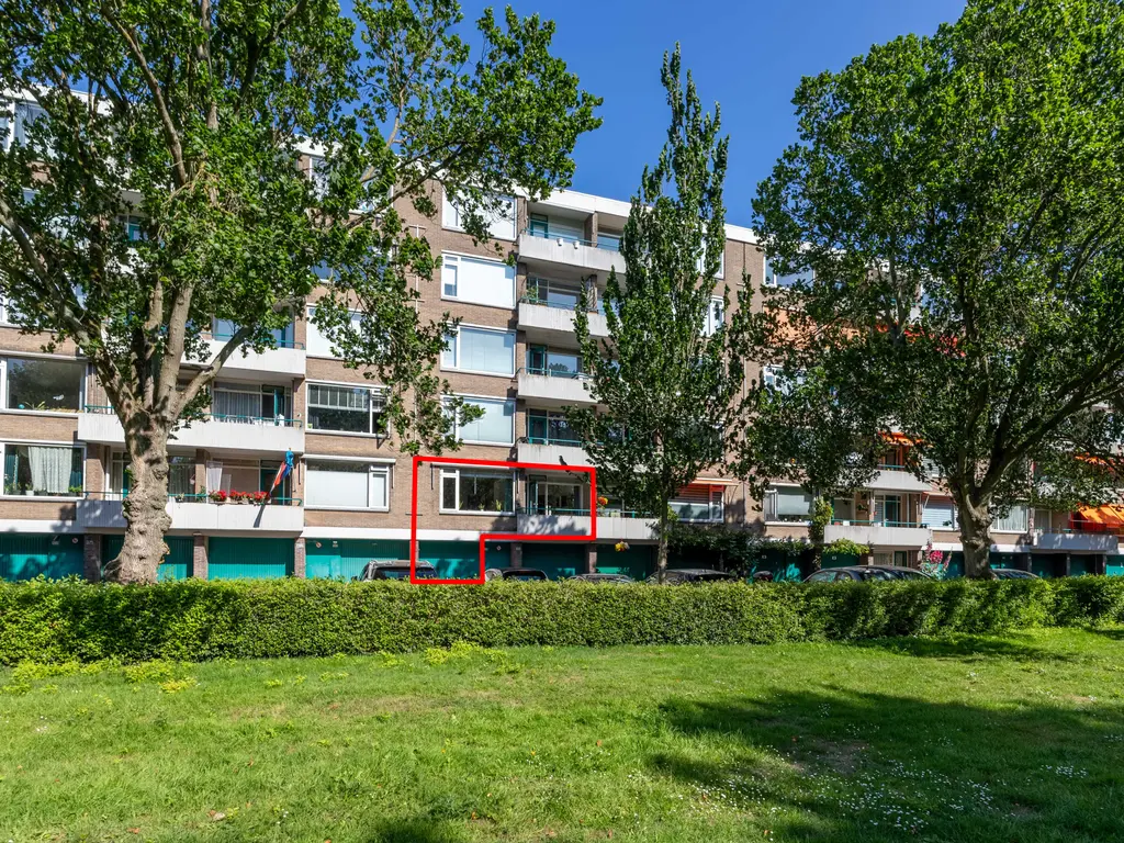 Burgemeester Caan van Necklaan 442, Leidschendam