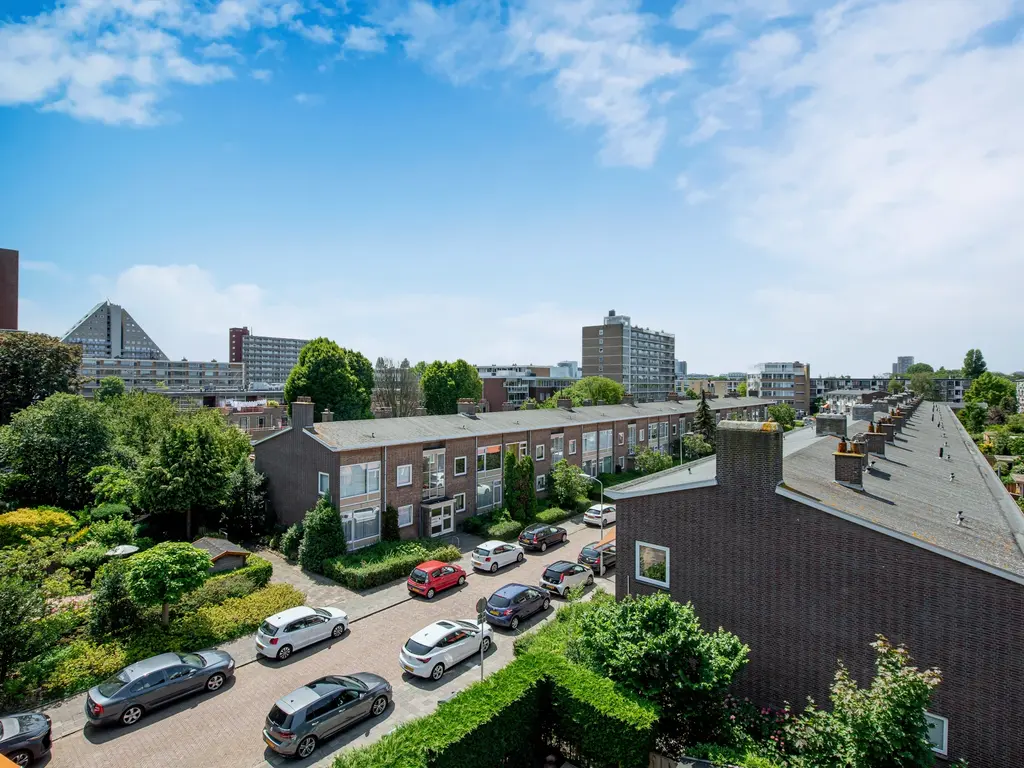 Spinozalaan 97, Voorburg