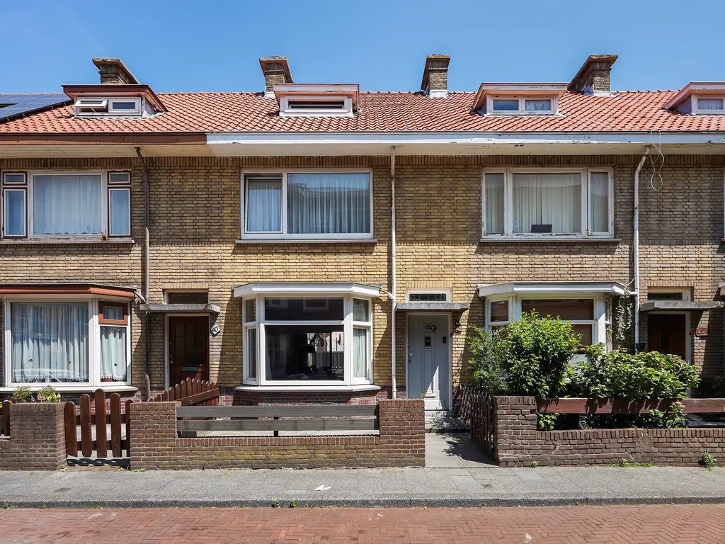 Boele van Hensbroekstraat 42, Den Haag
