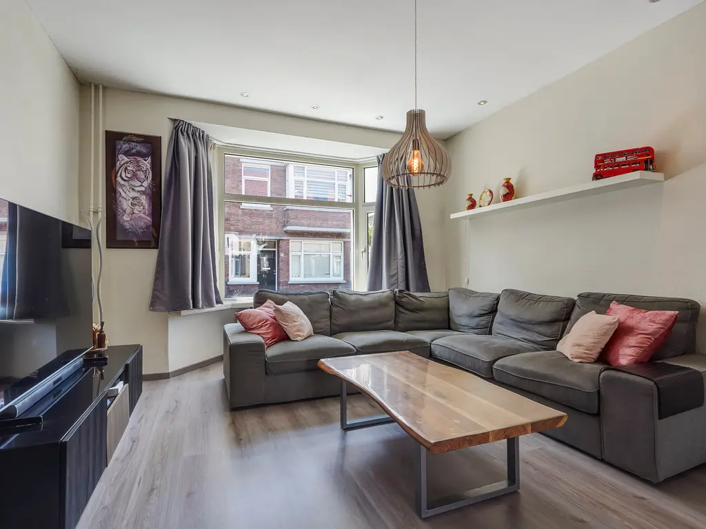 Boele van Hensbroekstraat 42, Den Haag