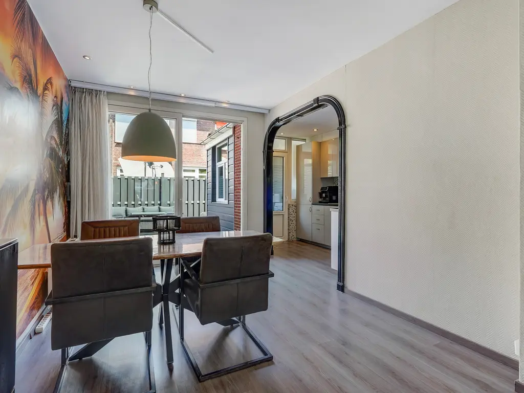 Boele van Hensbroekstraat 42, Den Haag