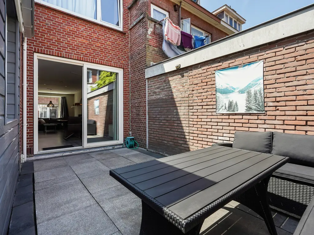Boele van Hensbroekstraat 42, Den Haag