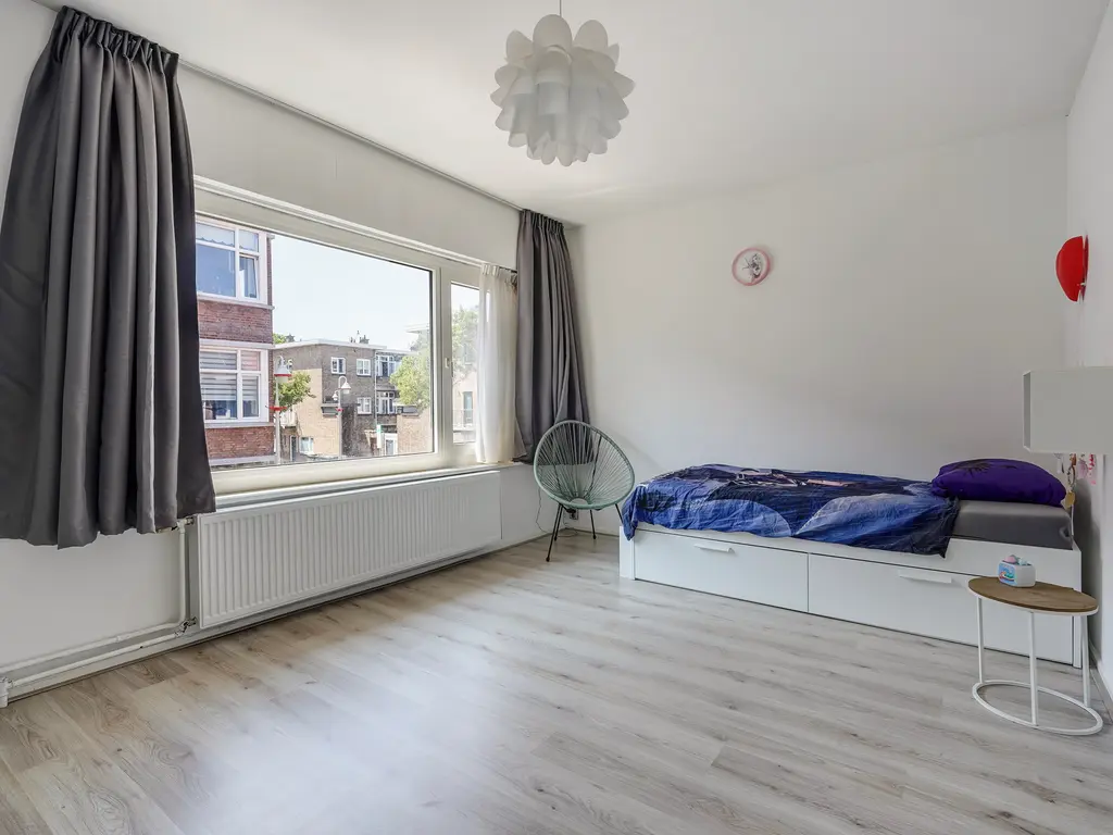 Boele van Hensbroekstraat 42, Den Haag