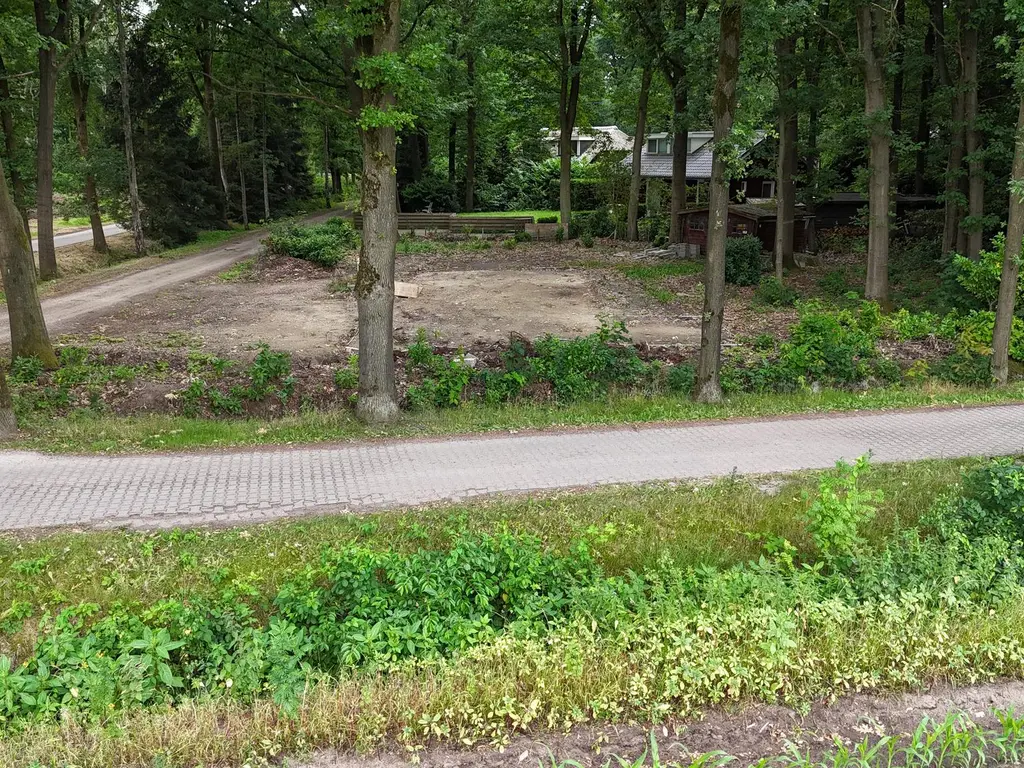 De Stille Wille 24, OOST WEST EN MIDDELBEERS