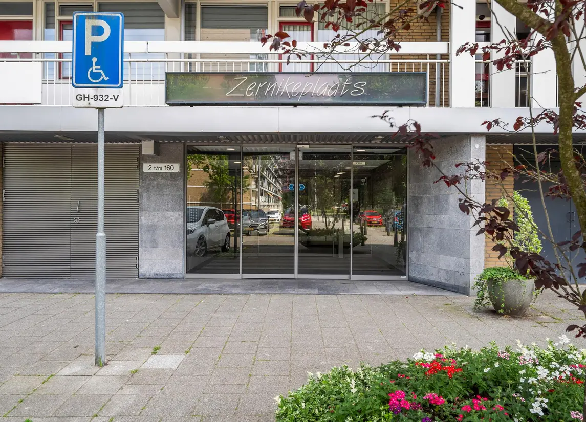 Zernikeplaats 8