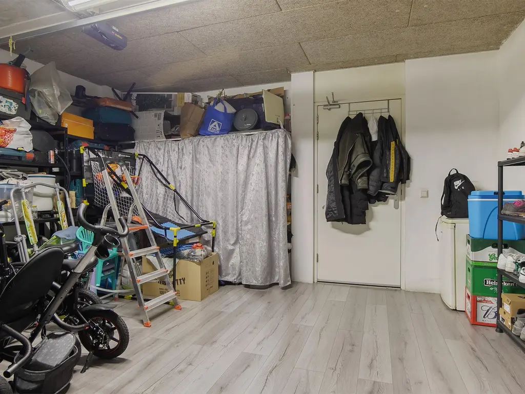 Bermuda 30, ZAANDAM