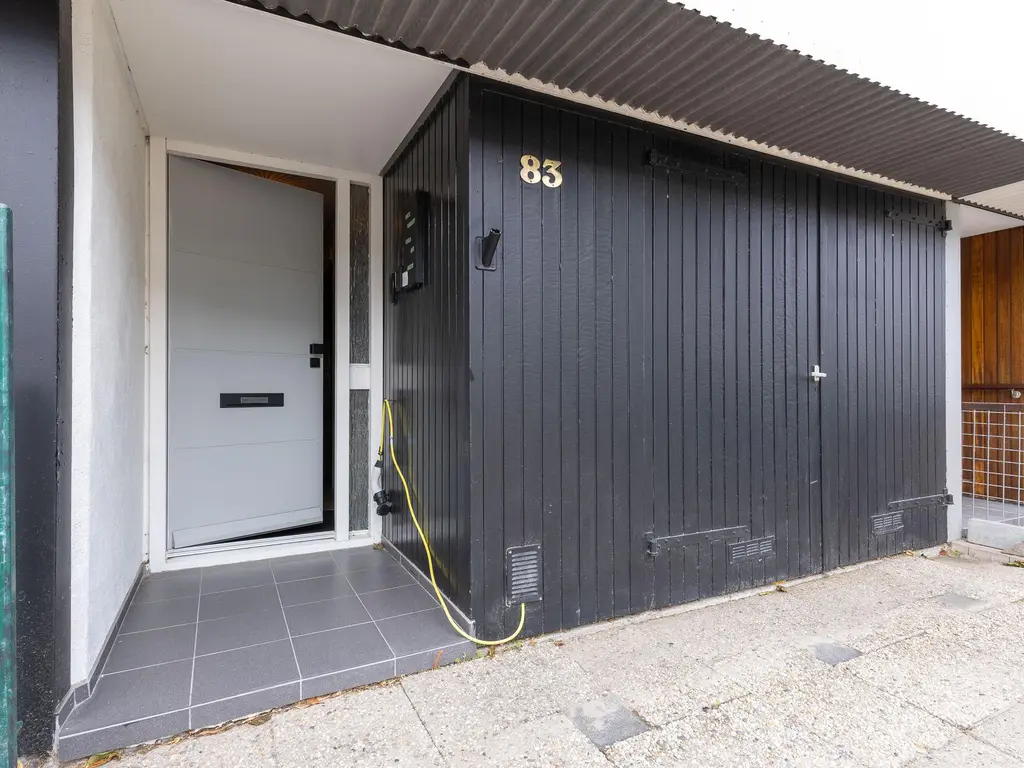 Volder 83, HOORN