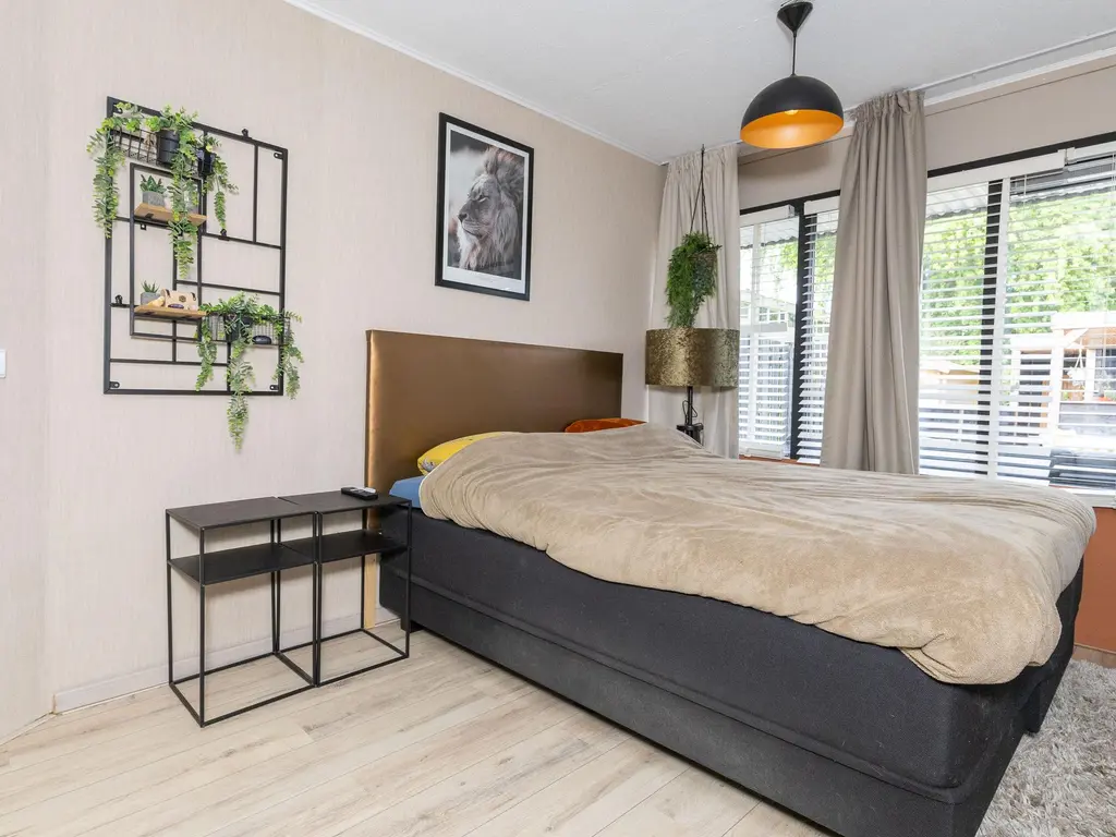Volder 83, HOORN