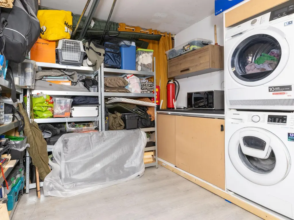 Volder 83, HOORN
