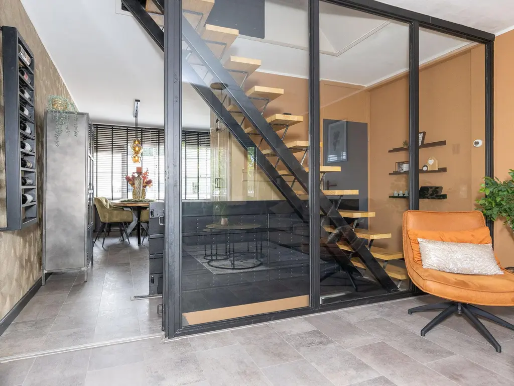 Volder 83, HOORN