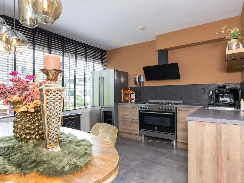 Volder 83, HOORN